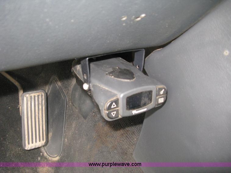 image for item D8401 2002 Chevrolet Silverado 1500 LT Extended Cab pickup truck