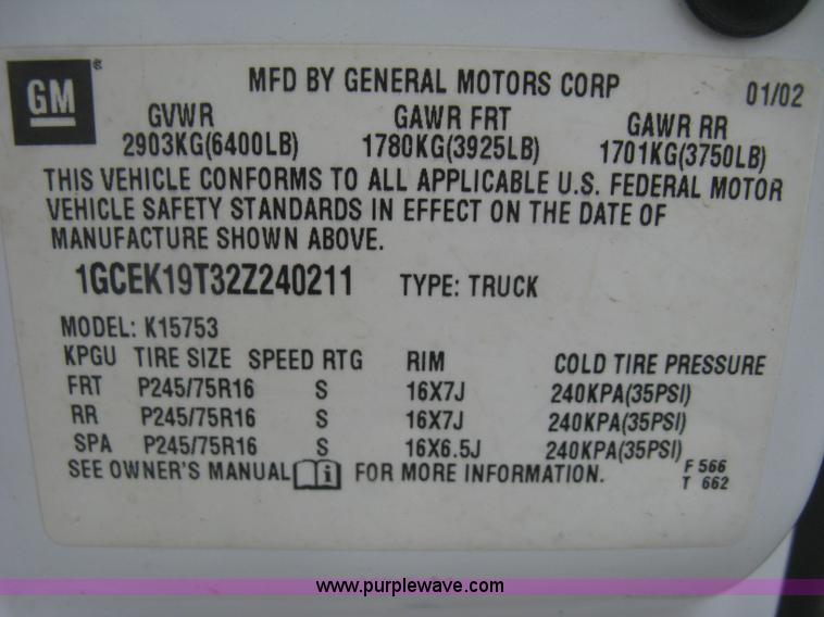 image for item D8401 2002 Chevrolet Silverado 1500 LT Extended Cab pickup truck