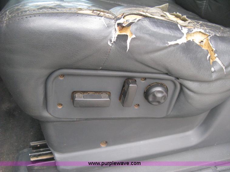 image for item D8401 2002 Chevrolet Silverado 1500 LT Extended Cab pickup truck