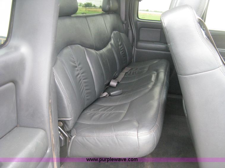 image for item D8401 2002 Chevrolet Silverado 1500 LT Extended Cab pickup truck