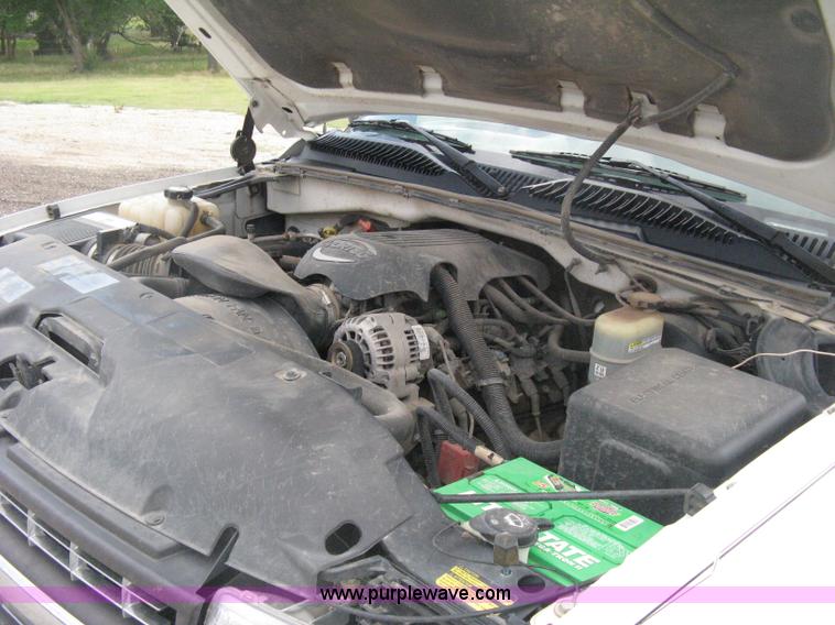 image for item D8401 2002 Chevrolet Silverado 1500 LT Extended Cab pickup truck