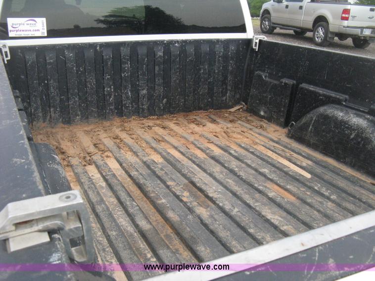 image for item D8401 2002 Chevrolet Silverado 1500 LT Extended Cab pickup truck