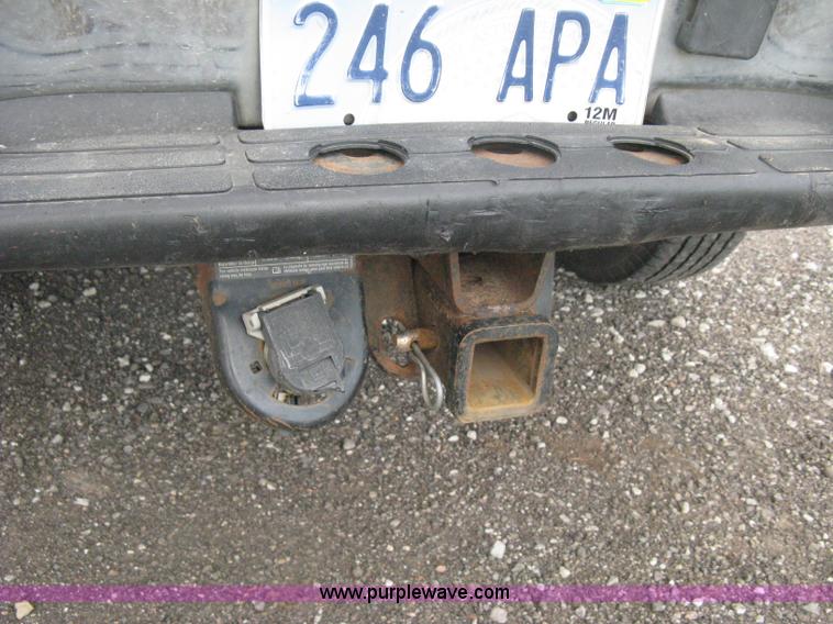 image for item D8401 2002 Chevrolet Silverado 1500 LT Extended Cab pickup truck