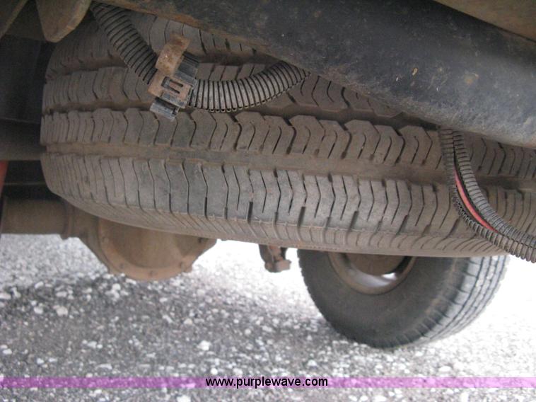 image for item D8401 2002 Chevrolet Silverado 1500 LT Extended Cab pickup truck