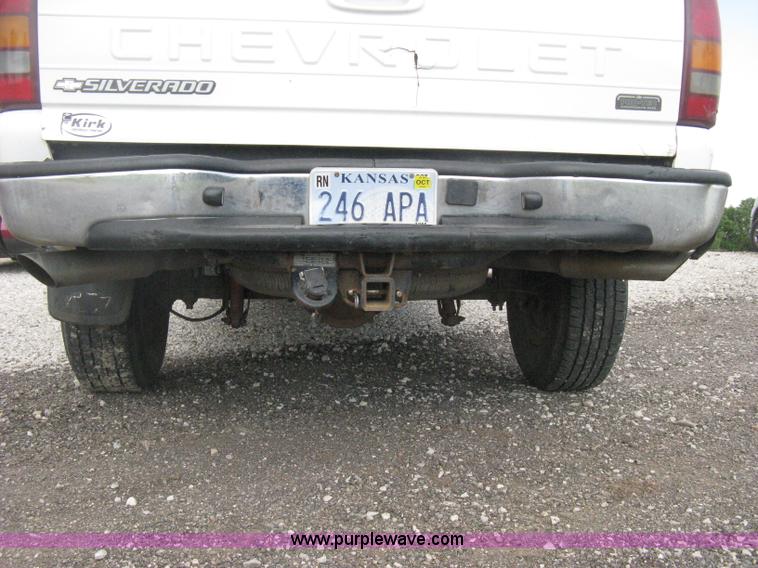 image for item D8401 2002 Chevrolet Silverado 1500 LT Extended Cab pickup truck