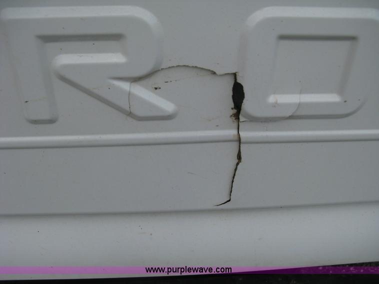 image for item D8401 2002 Chevrolet Silverado 1500 LT Extended Cab pickup truck