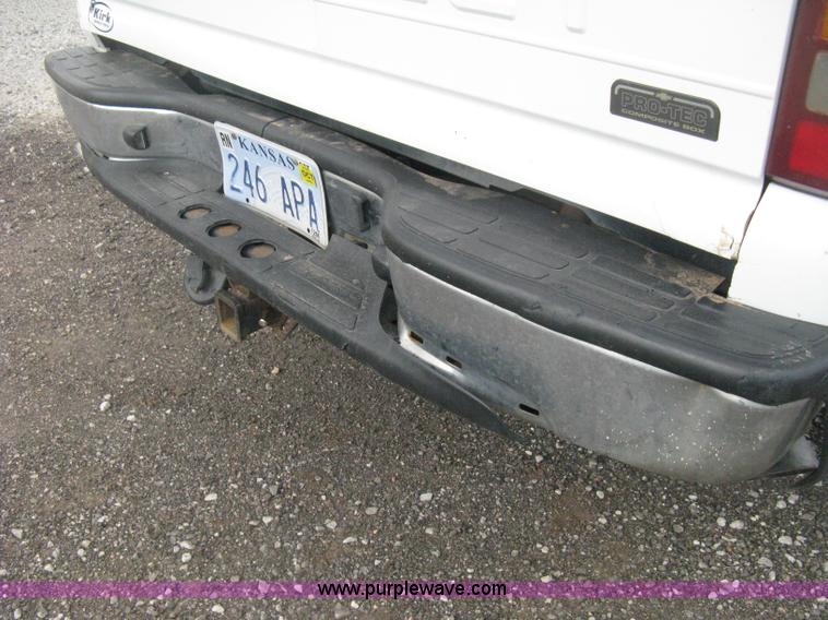 image for item D8401 2002 Chevrolet Silverado 1500 LT Extended Cab pickup truck