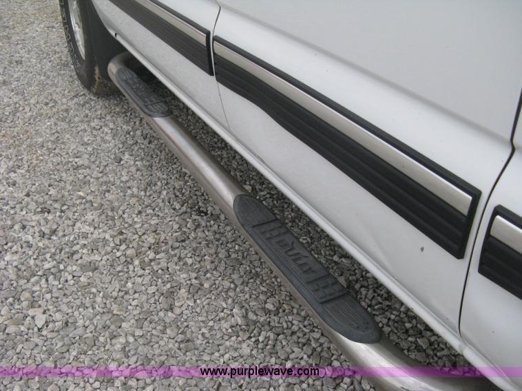 image for item D8401 2002 Chevrolet Silverado 1500 LT Extended Cab pickup truck