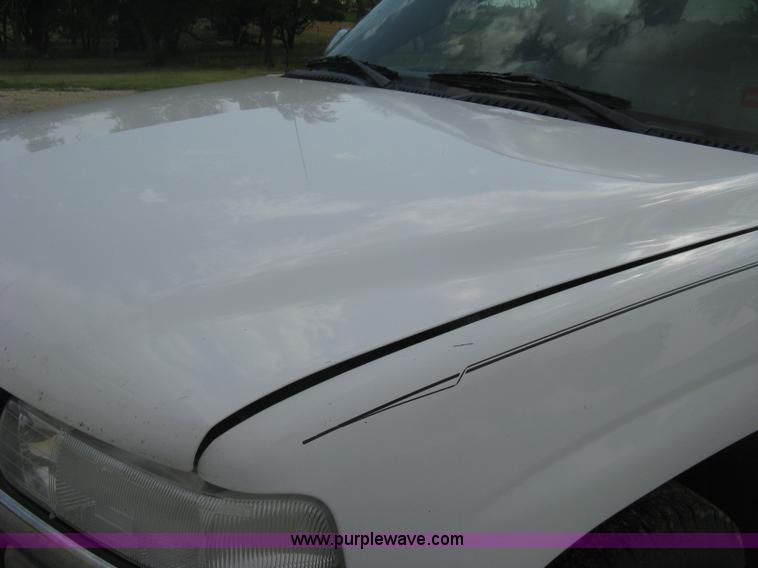 image for item D8401 2002 Chevrolet Silverado 1500 LT Extended Cab pickup truck