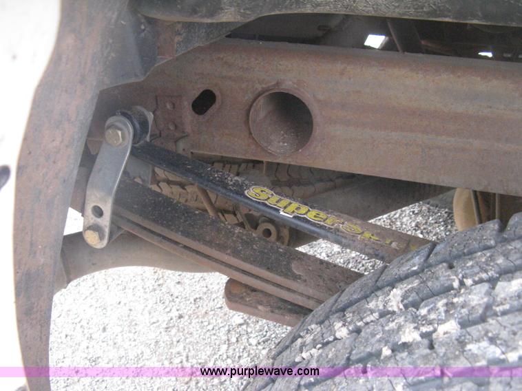 image for item D8401 2002 Chevrolet Silverado 1500 LT Extended Cab pickup truck