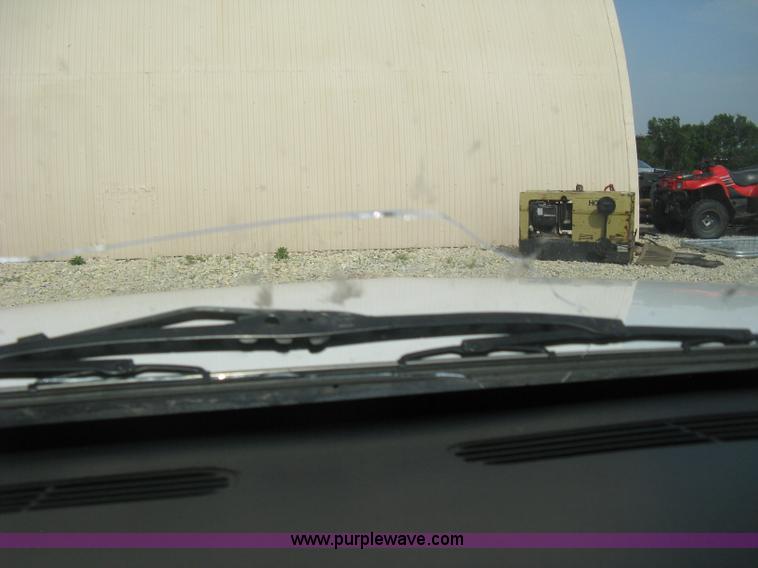 image for item D8401 2002 Chevrolet Silverado 1500 LT Extended Cab pickup truck