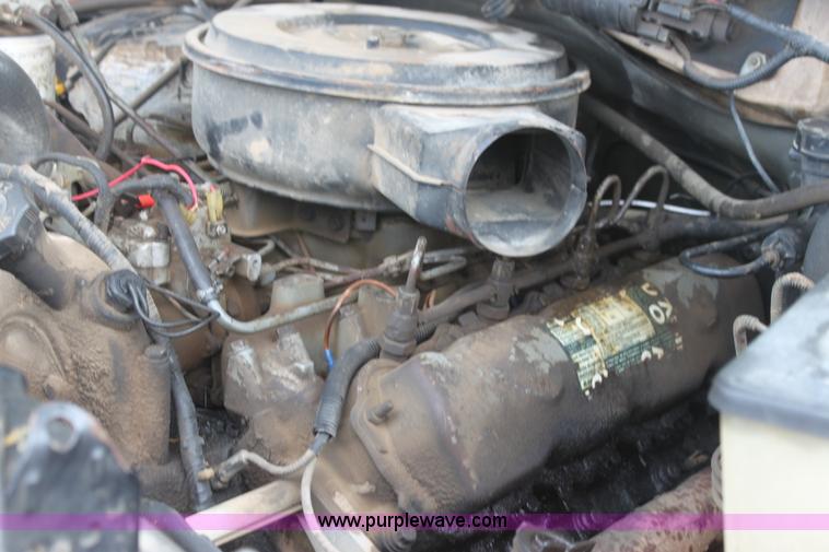 image for item E8499 1989 Ford F350 pickup truck