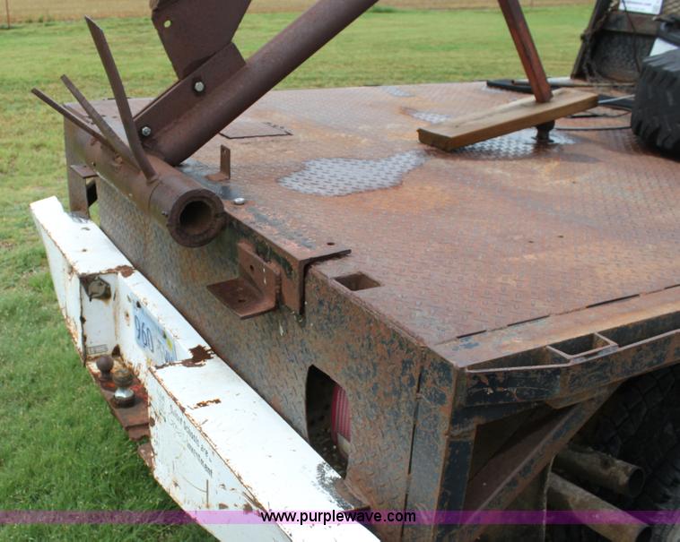 image for item E8499 1989 Ford F350 pickup truck