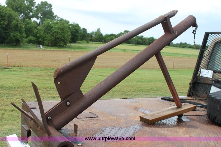 image for item E8499 1989 Ford F350 pickup truck