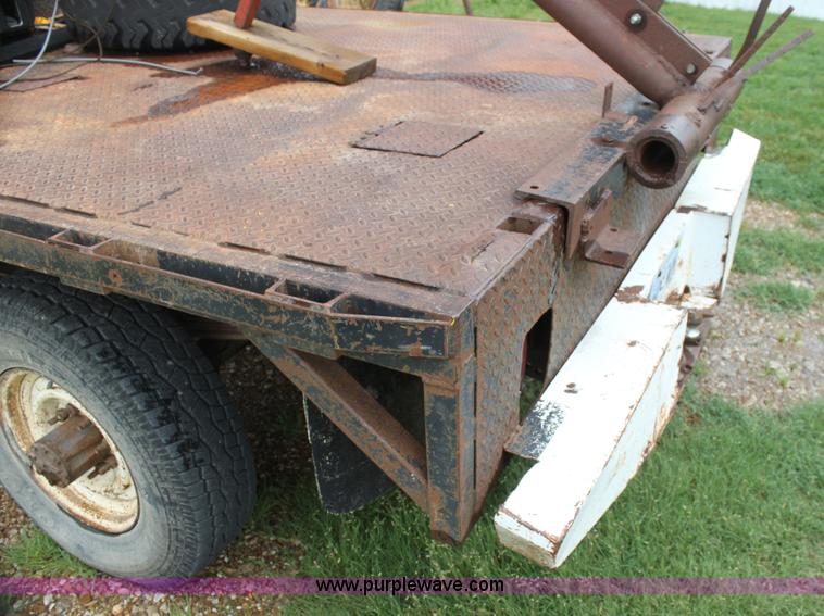 image for item E8499 1989 Ford F350 pickup truck