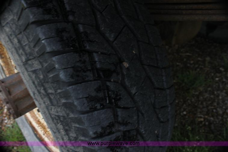 image for item E8499 1989 Ford F350 pickup truck