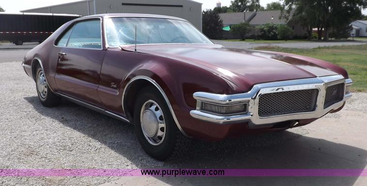 image for item F8724 1968 Oldsmobile Toronado