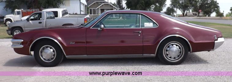 image for item F8724 1968 Oldsmobile Toronado