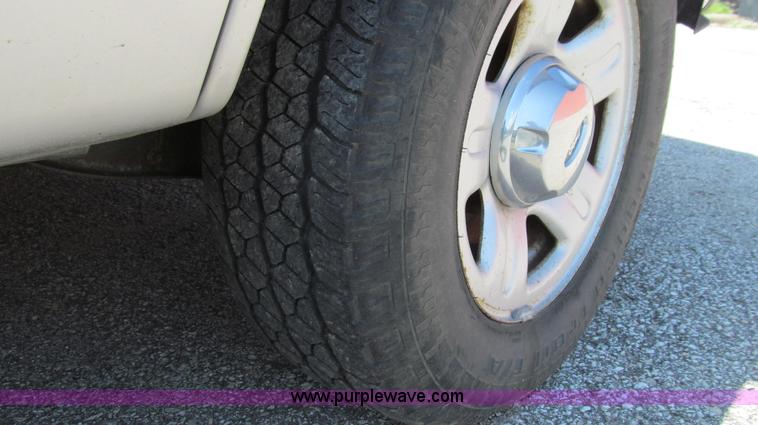 image for item G2007 2005 Ford Explorer XLS SUV