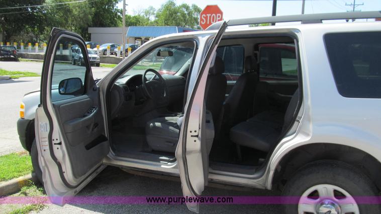 image for item G2007 2005 Ford Explorer XLS SUV