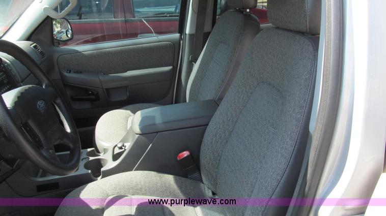 image for item G2007 2005 Ford Explorer XLS SUV