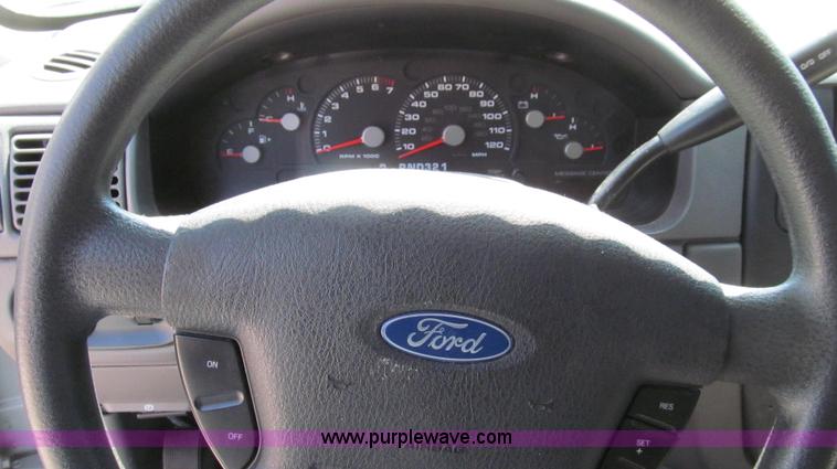 image for item G2007 2005 Ford Explorer XLS SUV