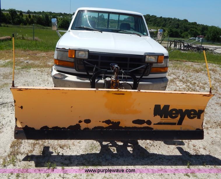 image for item G3258 1995 Ford F250 XL pickup truck