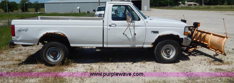 image for item G3258 1995 Ford F250 XL pickup truck