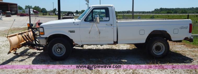 image for item G3258 1995 Ford F250 XL pickup truck