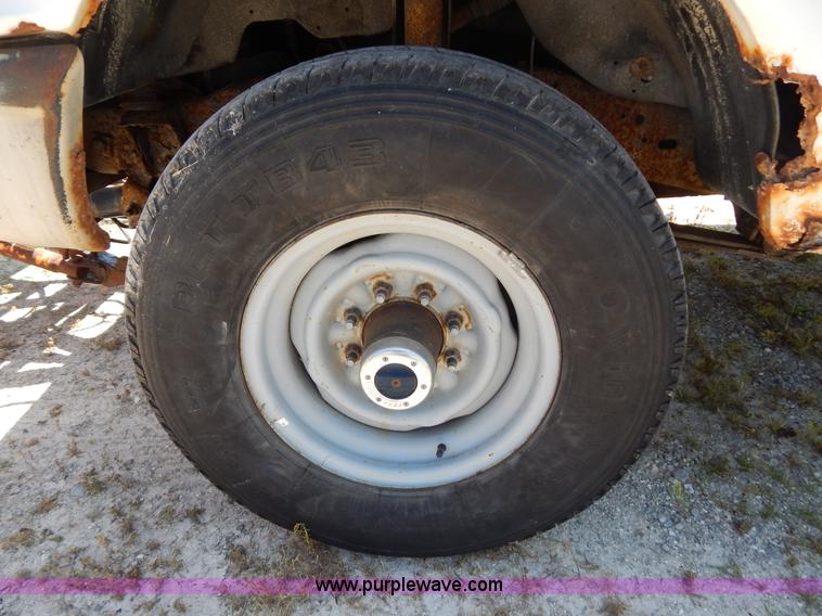 image for item G3258 1995 Ford F250 XL pickup truck