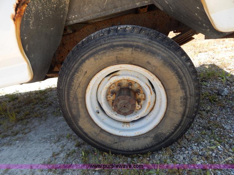 image for item G3258 1995 Ford F250 XL pickup truck