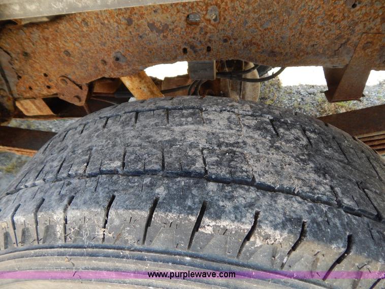 image for item G3258 1995 Ford F250 XL pickup truck