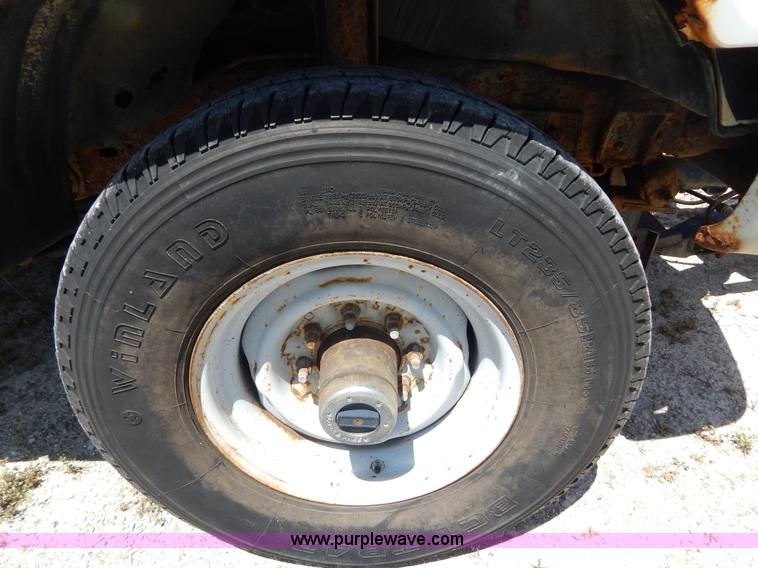 image for item G3258 1995 Ford F250 XL pickup truck