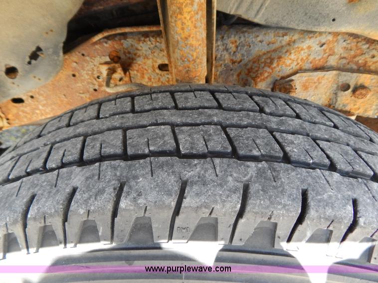 image for item G3258 1995 Ford F250 XL pickup truck