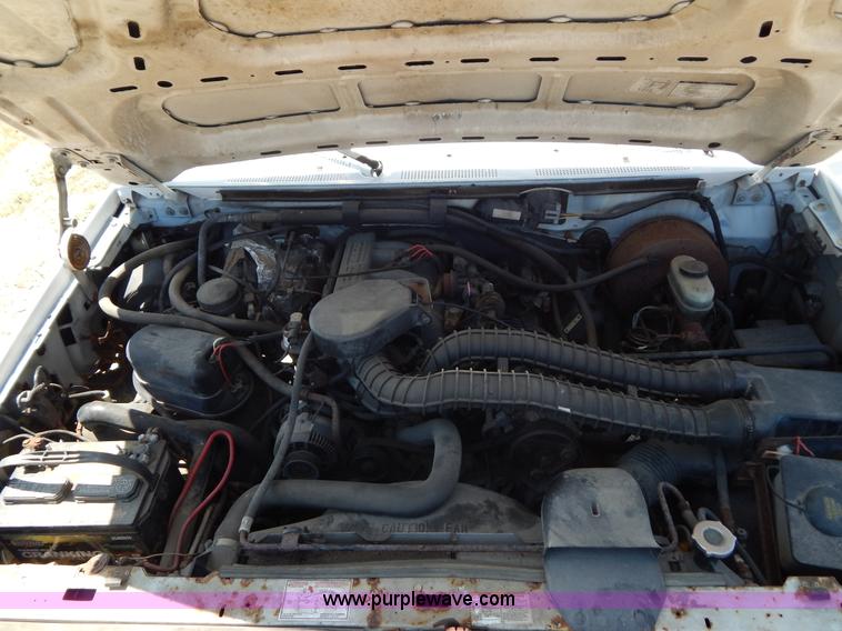 image for item G3258 1995 Ford F250 XL pickup truck