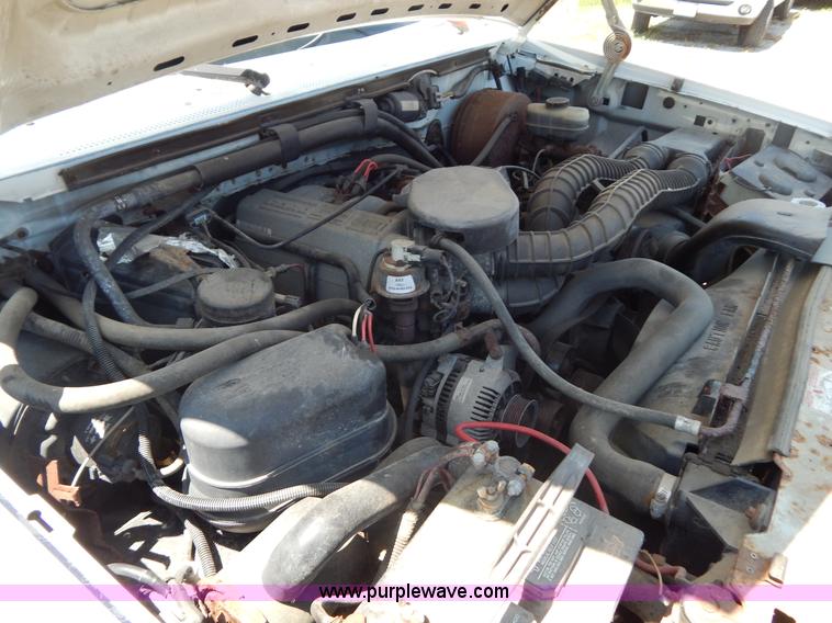 image for item G3258 1995 Ford F250 XL pickup truck