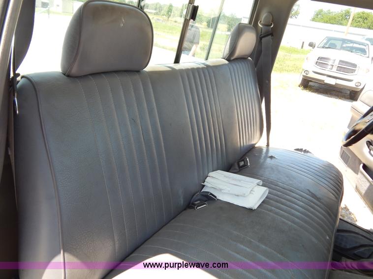 image for item G3258 1995 Ford F250 XL pickup truck