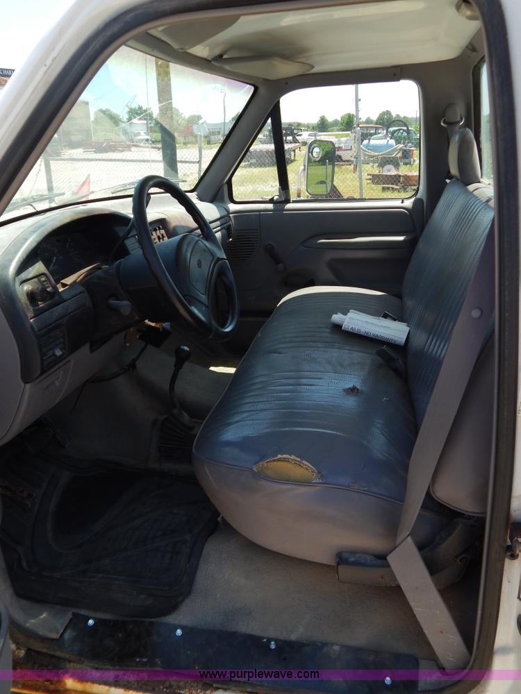 image for item G3258 1995 Ford F250 XL pickup truck