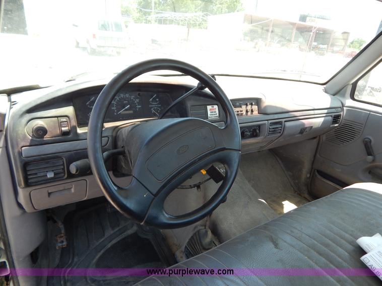 image for item G3258 1995 Ford F250 XL pickup truck