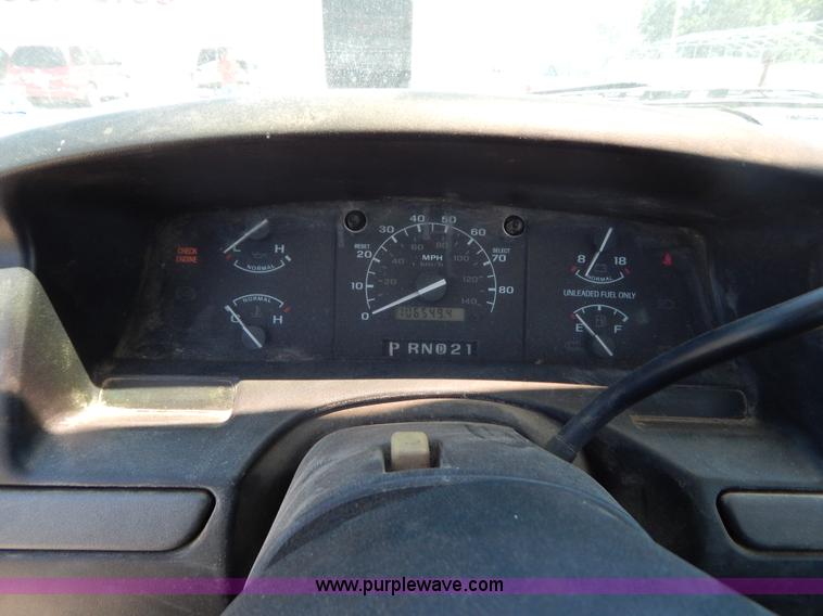 image for item G3258 1995 Ford F250 XL pickup truck