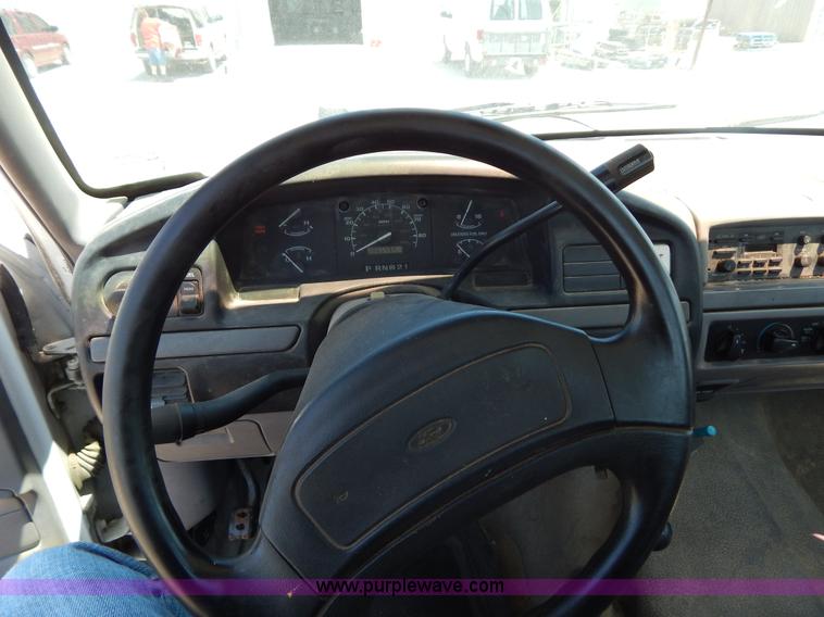 image for item G3258 1995 Ford F250 XL pickup truck