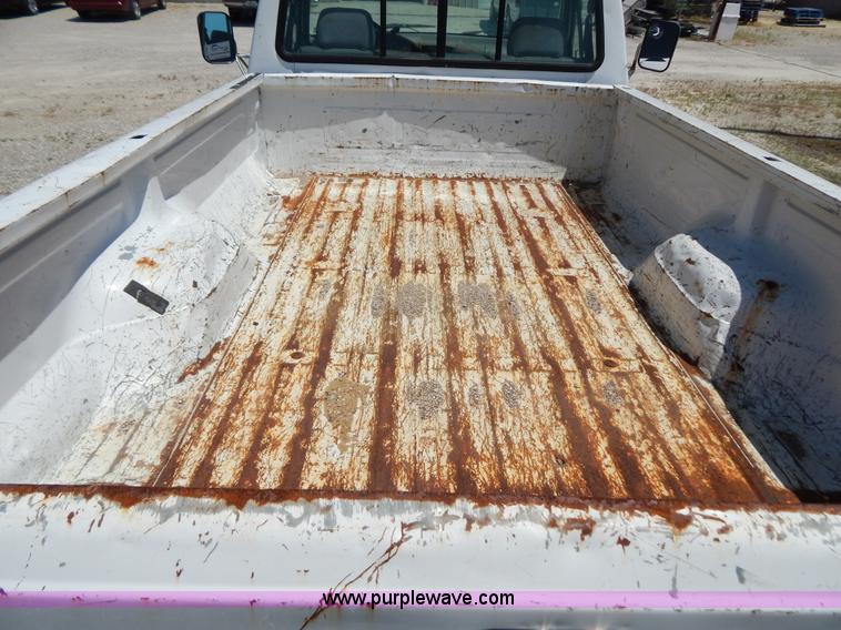 image for item G3258 1995 Ford F250 XL pickup truck