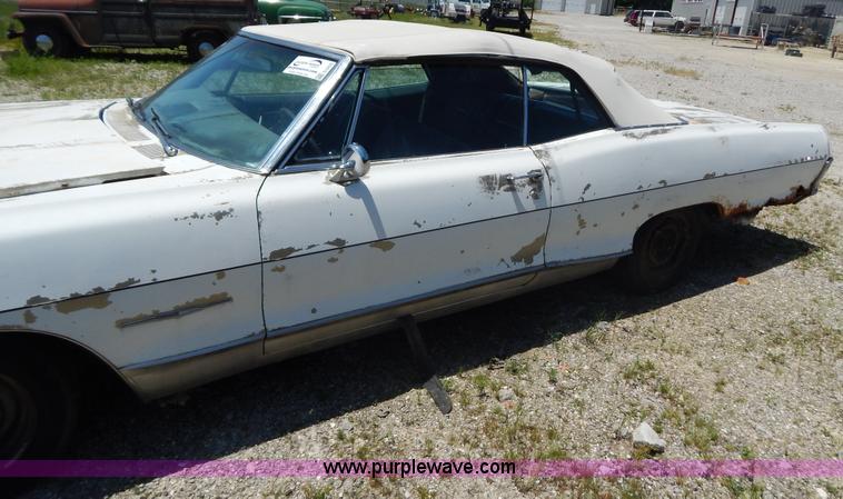 image for item G3259 1969 Pontiac Bonneville convertible