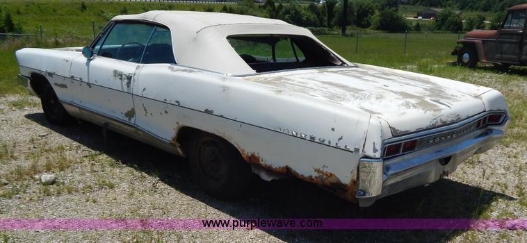 image for item G3259 1969 Pontiac Bonneville convertible