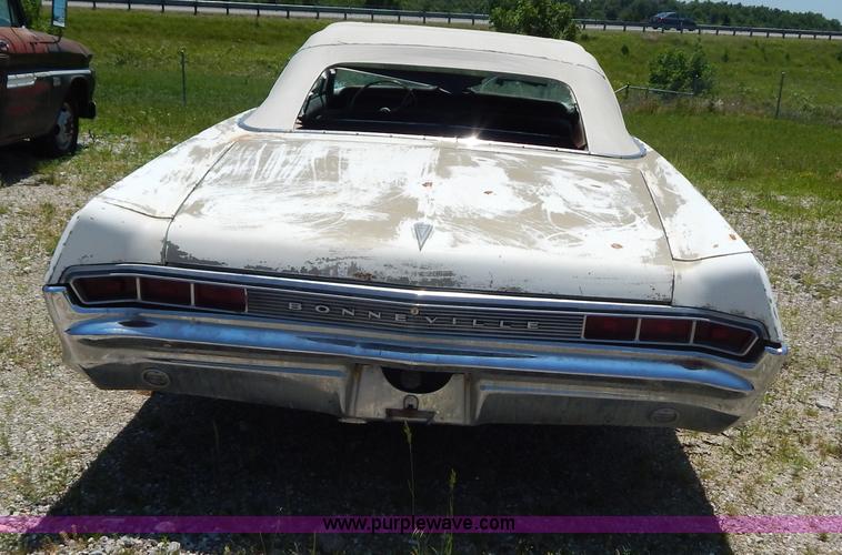 image for item G3259 1969 Pontiac Bonneville convertible