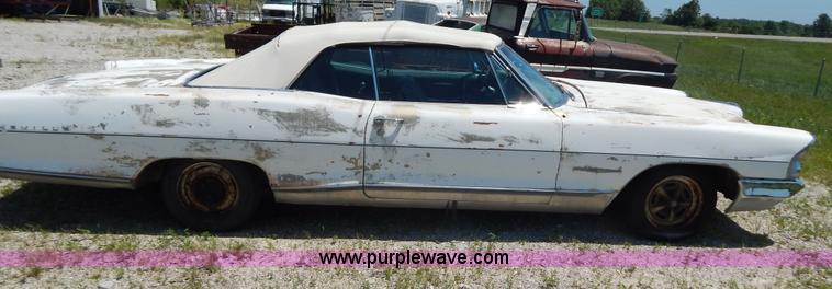 image for item G3259 1969 Pontiac Bonneville convertible