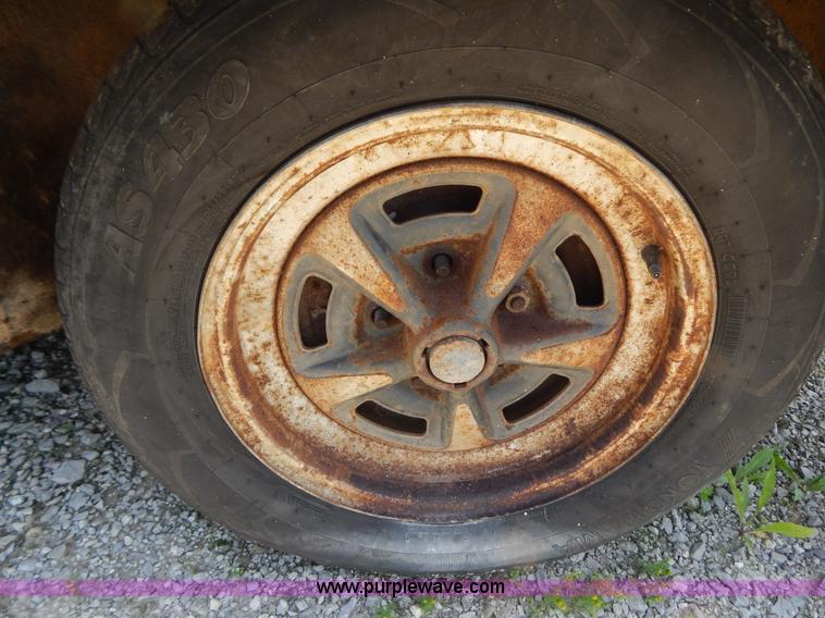 image for item G3259 1969 Pontiac Bonneville convertible