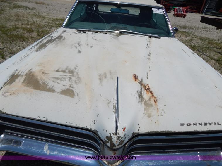 image for item G3259 1969 Pontiac Bonneville convertible