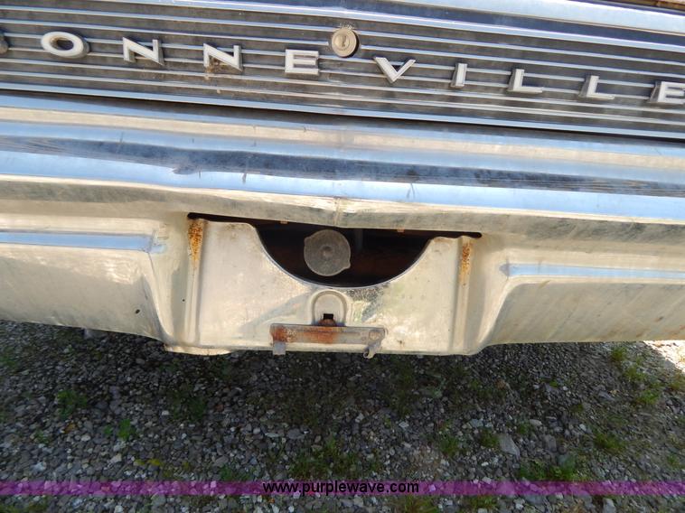 image for item G3259 1969 Pontiac Bonneville convertible