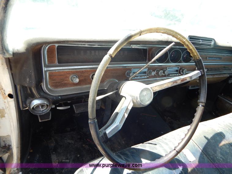 image for item G3259 1969 Pontiac Bonneville convertible